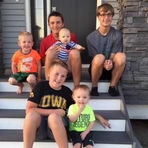 Meet your Posher, Karol